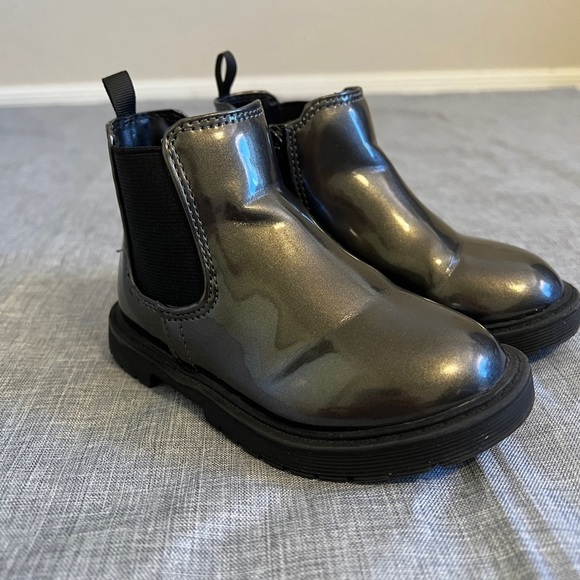 GAP Other - Baby Gap Shiny Chelsea Boot Gunmetal 7